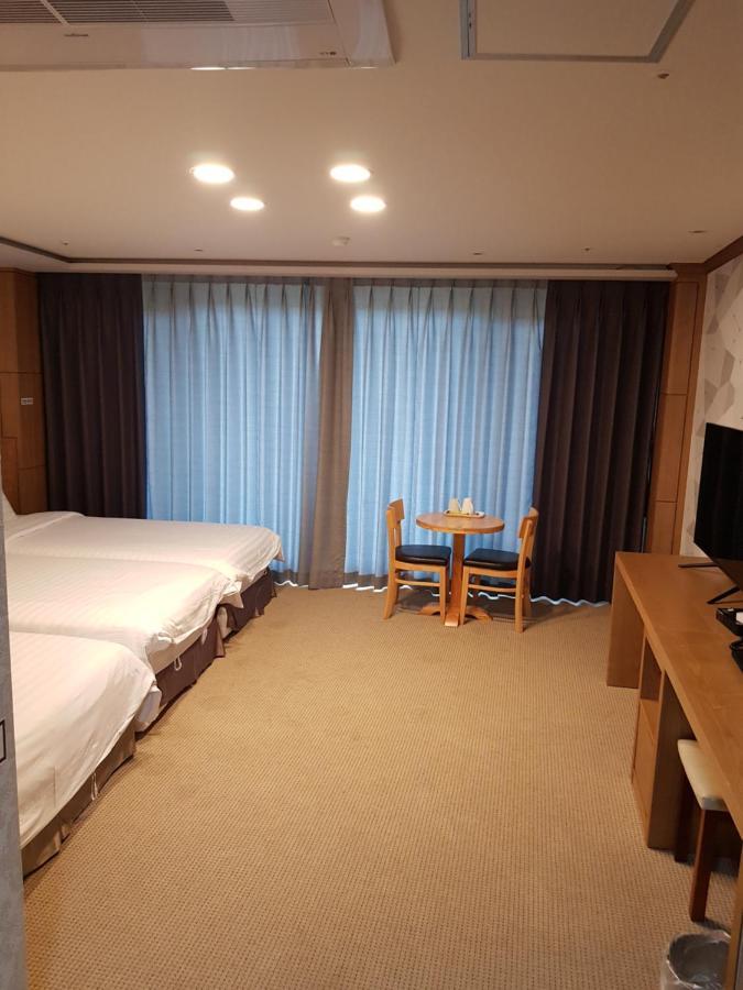 International Airport 4*